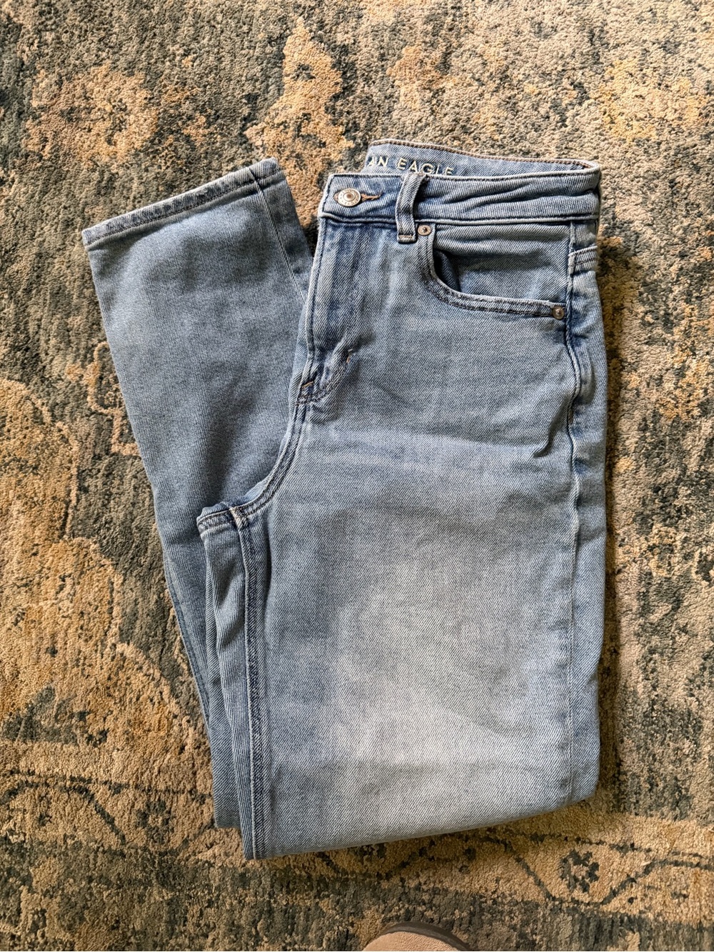 American Eagle Outfitters Women’s Slim Straight Jeans — Light Blue Wash